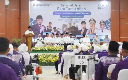Dilepas Gubernur Kalsel, Jemaah Kloter 1 Embarkasi Banjarmasin Berangkat ke Tanah Suci