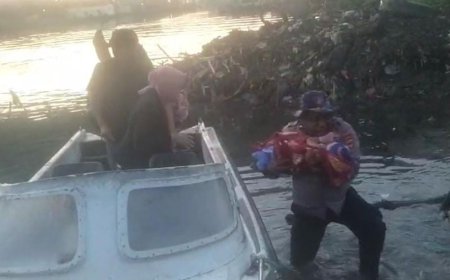 Gerak Cepat Sat Polairud Batola Evakuasi Bayi Sesak Napas di Jelapat