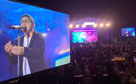 Bawakan Banyak Lagu Hits, Band Ungu Bius Ribuan Warga Banjarbaru