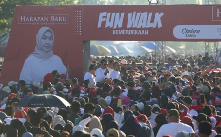 Ikut Fun Walk Bersama Lisa Halaby, Mualaf di Banjarbaru Raih Hadiah Umrah