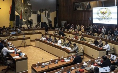 DPR dan KPU Sepakati PKPU Pencalonan Kepala Daerah Sesuai Putusan MK