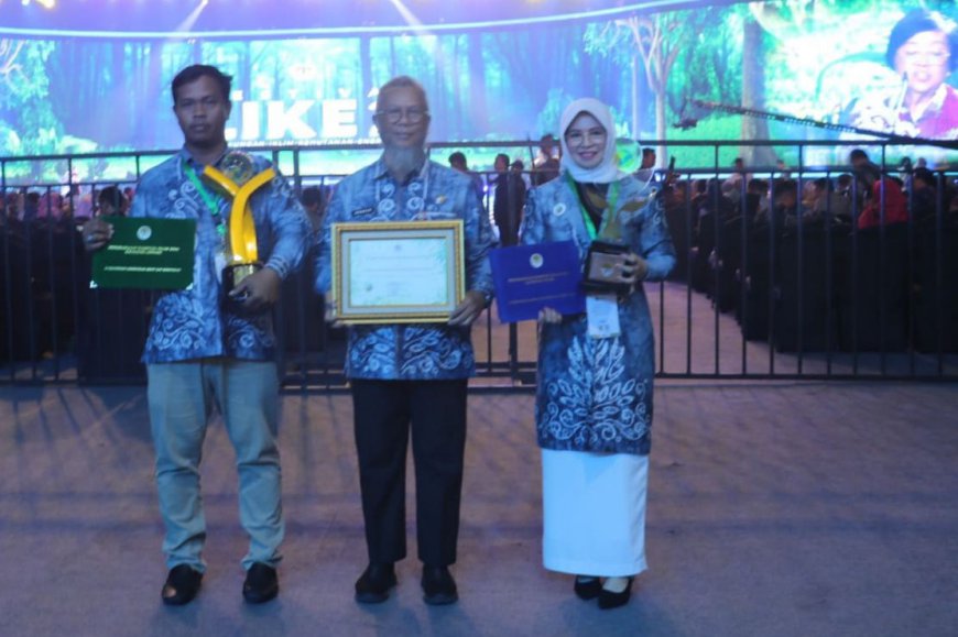 Kolaborasi Apik Bersama PT BRE, Desa Bitahan Baru Terima Trofi Proklim Lestari