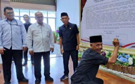 Disaksikan KPK, DPRD Batola Teken Komitmen Antikorupsi