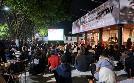Gegap Gempita Warga Banjarbaru Nobar Timnas Indonesia Bersama Lisa-Wartono