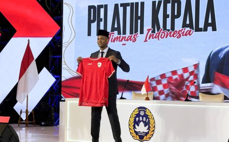 Resmi Melatih Timnas Indonesia, Patrick Kluivert Menjanjikan Permainan Menyerang