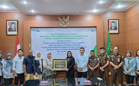 Sukses Tagih Piutang BPJS Ketenagakerjaan, Kejari Batola Terima Penghargaan