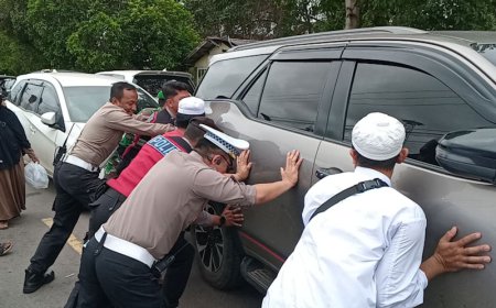 Sehari Menjabat Kasatlantas Polres Batola, Andi Tri Langsung Turun Tangan Atasi Kemacetan
