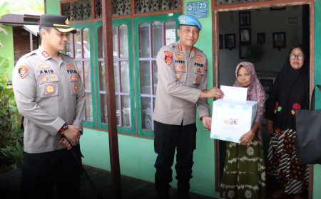 Sambangi Marabahan, Bid Propam Polda Kalsel dan Polres Batola Gelar Bakti Sosial