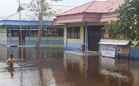 Ratusan Rumah di Kuripan Batola Terdampak Air Pasang Sungai Barito, Sekolah Terpaksa BDR Jelang Ujian