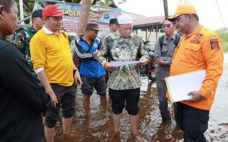 Temui Warga Terdampak Banjir di Kuripan, Bupati Batola Menjanjikan Renovasi Rumah