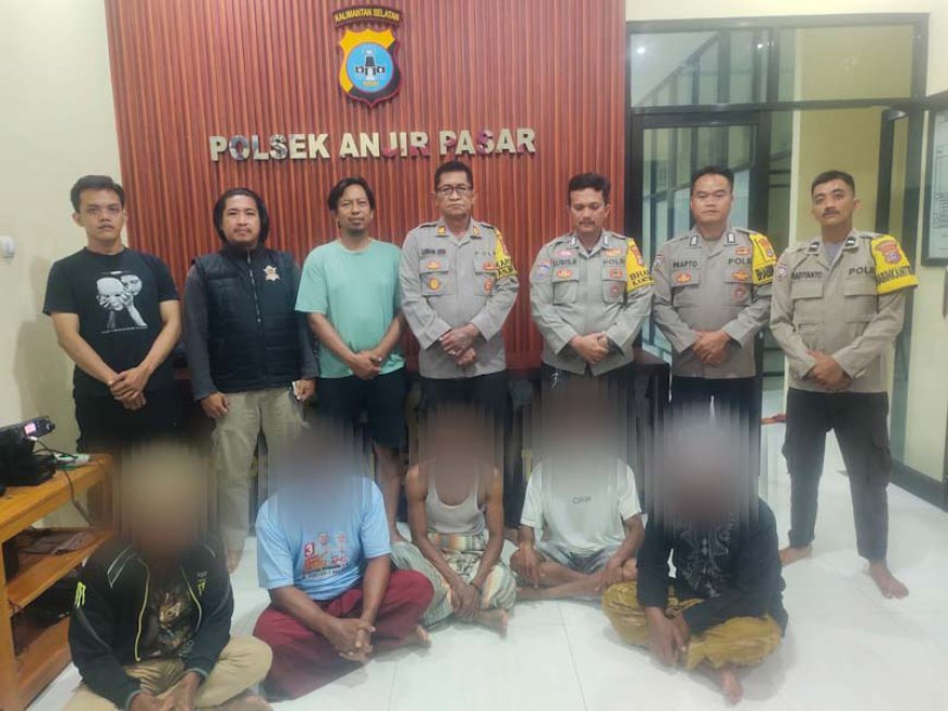 Lima Bapak-bapak di Anjir Pasar Batola Tertangkap Tangan Main Togel