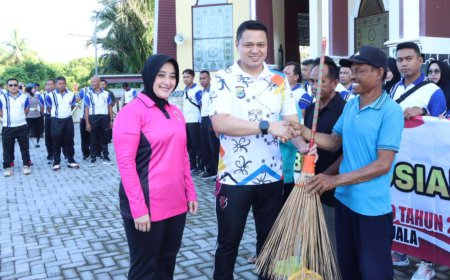Polres Batola Gelar Baksos Membersihkan Masjid Jelang Hari Bhayangkara ke-79